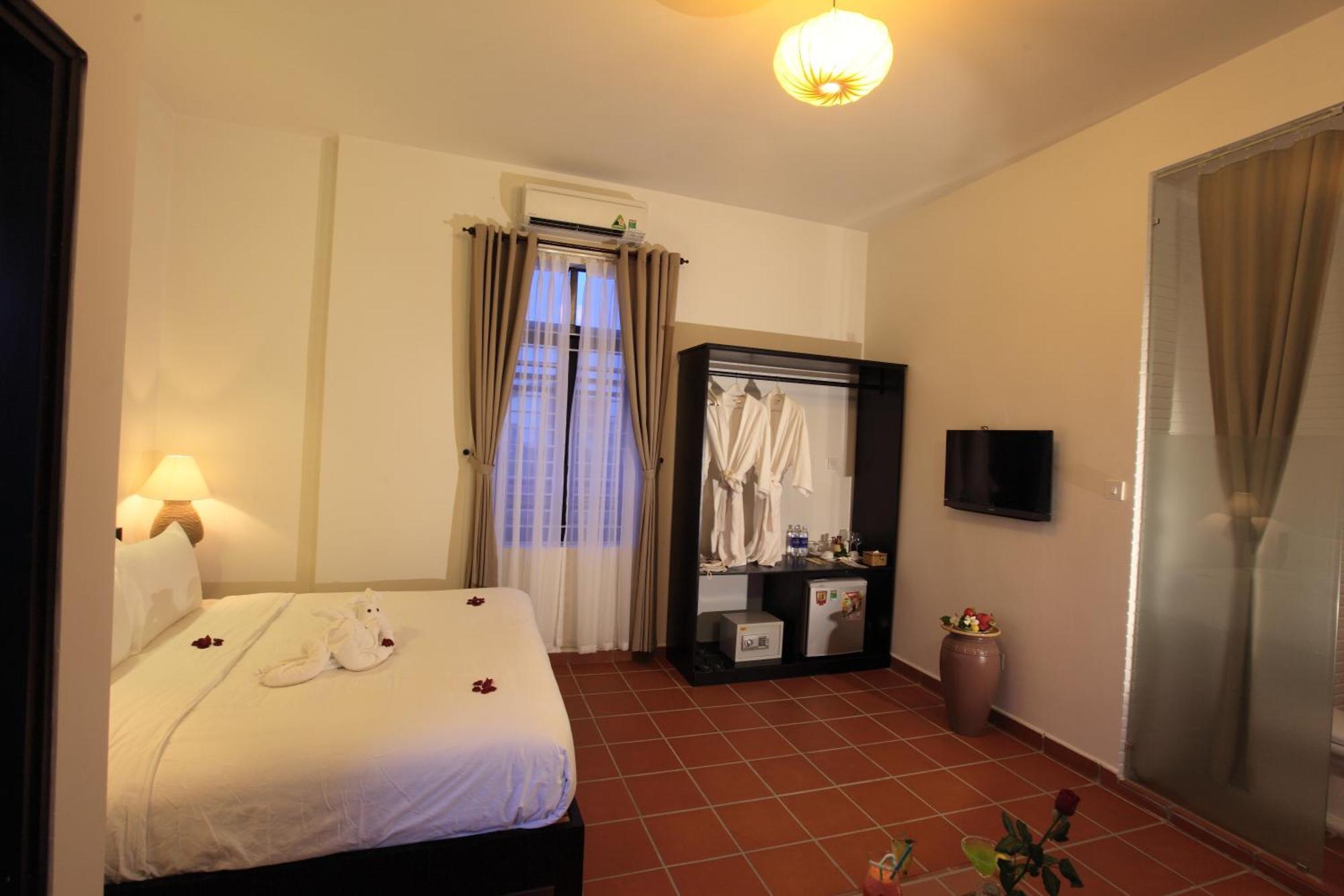 East West Villa Hoi An Room photo